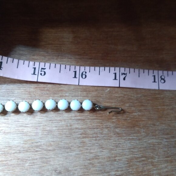 Vintage Milk White Glass Necklace - Picture 4 of 4